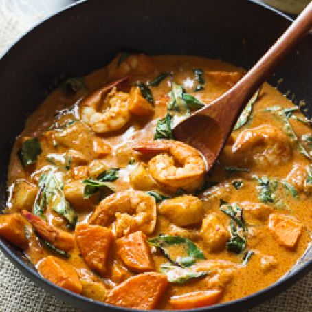 Paleo Thai Red Curry with Shrimp and Mango