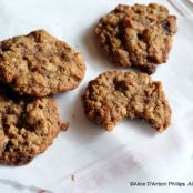 Chewy Oatmeal Date Raisin Cookies