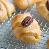 Mini Baked Brie Roll-Ups