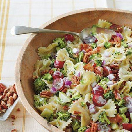 Broccoli, Grape and Pasta Salad