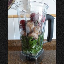 Lettuce, Banana and Strawberry Smoothie