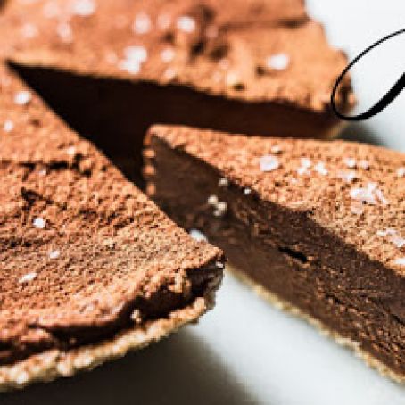 No-Bake Salted Chocolate Cheesecake