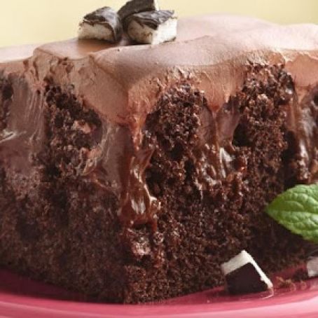 Chocolate-Peppermint Poke Cake