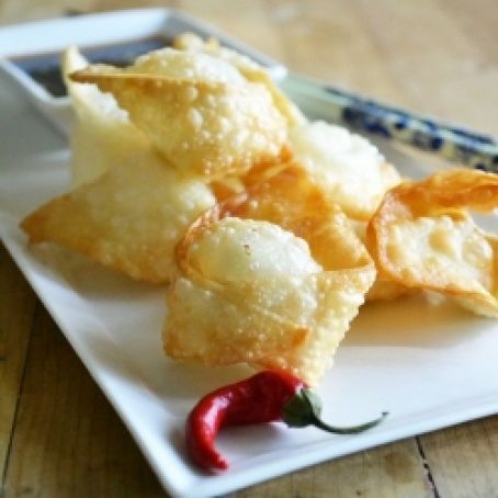 Crispy Goat Cheese Wontons with Chili Dipping Sauce