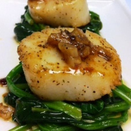 Sauted Scallops with Spinach
