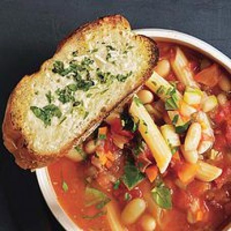 Tomato Minestrone Soup with Garlic Bread Croutons