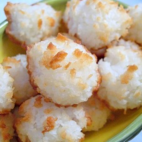 Bite-Sized Coconut Macaroons