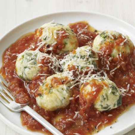 Spinach and Ricotta Dumplings in Tomato Sauce