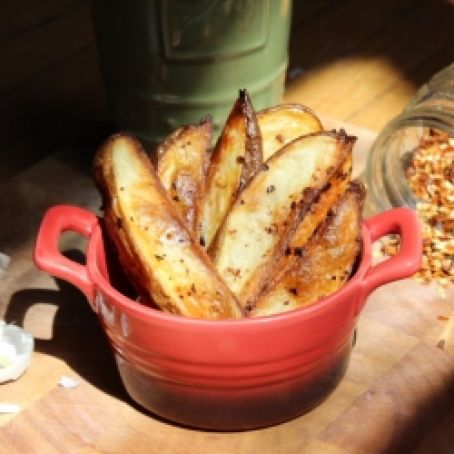 Crispy Garlic Potato Wedges Baked