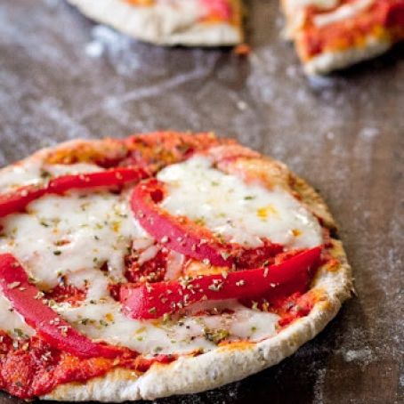 Roasted Red Pepper Pita Pizzas