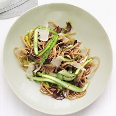 Whole-Wheat Linguine with Mushrooms and Asparagus