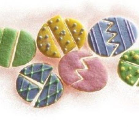 Easter-Egg Puzzle Cookies
