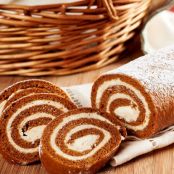 Pumpkin Roll with Spiced Cream Cheese Filling