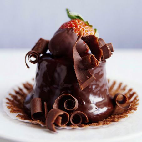 Chocolate-Covered Strawberry Cakes