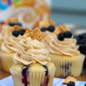 Blueberry Cinnamon Toast Crunch Cupcakes