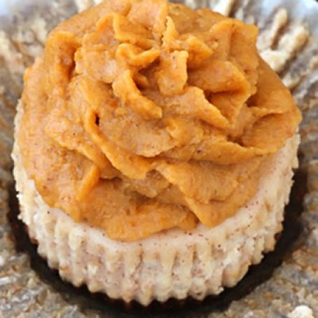 Cinnamon Mini Cheesecakes with Pumpkin Pie Frosting
