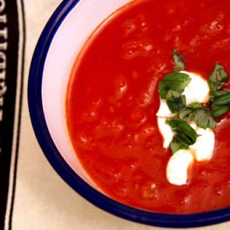 Sopa de tomate muy fácil