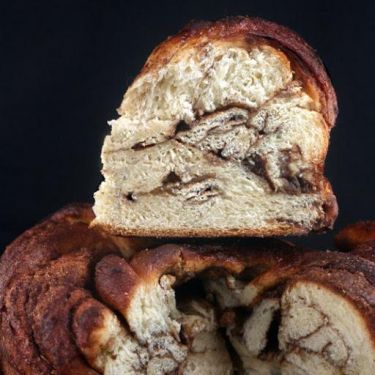 Vanilla Bean Brown Butter Cinnamon Swirl Challalh