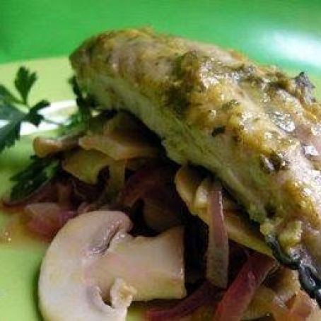 MERO CON TOCINO Y HONGOS EN SALSA BEURRE BLANC