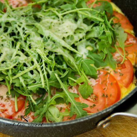 Omelet with Cheese, Tomato and Arugula