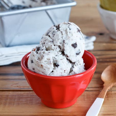 CHOCOLATE CHUNK COCONUT ICE CREAM