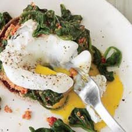 Flat Belly - Eggs Florentine w/Sun-Dried Tomato Pesto