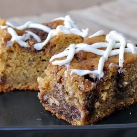 Pumpkin Cinnamon Bun Cake