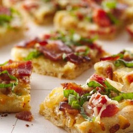Caramelized Onion & Peppered Bacon Flatbread
