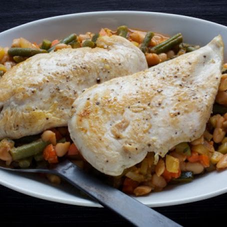 Chicken With Provençal White Bean and Vegetable Ragout