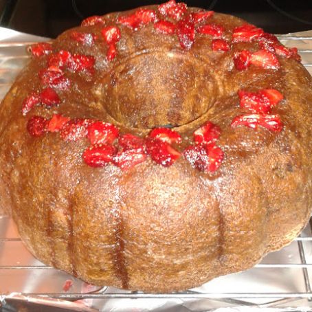Old-Fashioned Strawberry Pound Cake