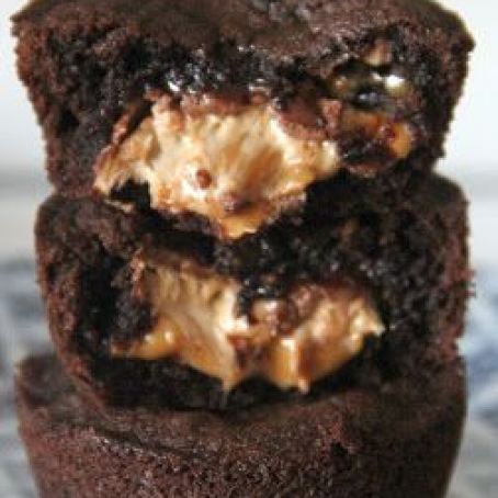 Snickers Stuffed Brownie Cups