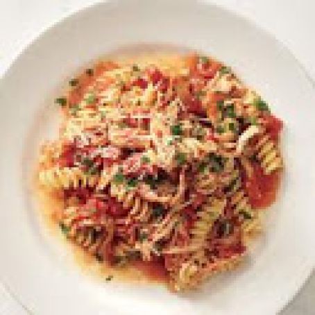 Fusilli with Chicken and Tomato Sauce