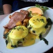 HUEVOS A LA FLORENTINA ( RUBEN'S EGGS )