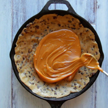 Deep Dish Caramel Cookie