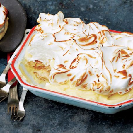 Delicious Banana Meringue Pudding