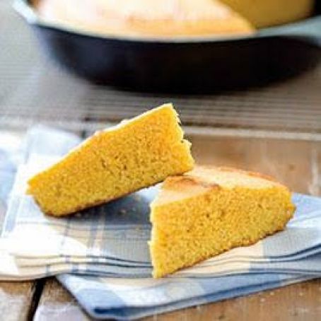PERFECT SOUTHERN SKILLET CORN BREAD