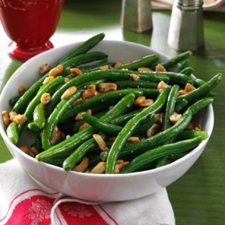Roasted Garlic Green Beans with Cashews