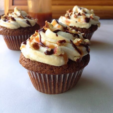 Chocolate Caramel Turtle Cupcakes
