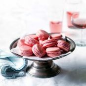 Macarons with white chocolate and raspberry ganache