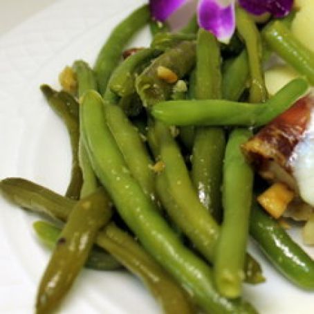Glazed Green Beans in Cashew Sauce