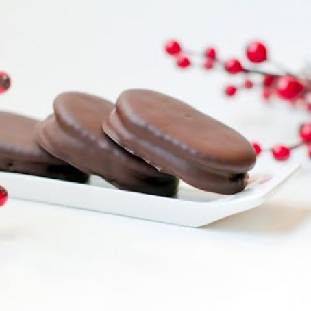 Dark Chocolate & Peanut Butter Cracker Cookies