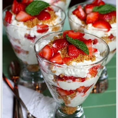 Strawberry Cheesecake Parfaits