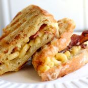 Bacon, Mac and Cheese Sandwich