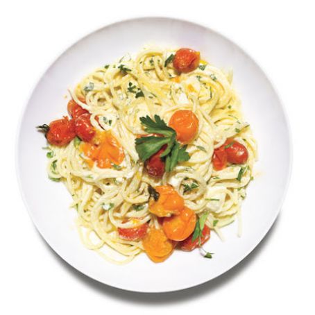 Spaghetti With Ricotta and Tomatoes
