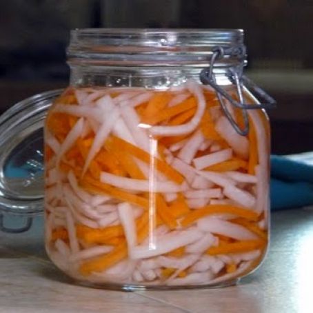 Daikon and Carrot Pickle (Do Chua)