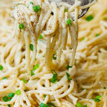 Creamy Four Cheese Garlic Spaghetti Sauce