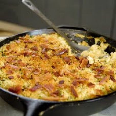Skillet Bacon Mac and Cheese