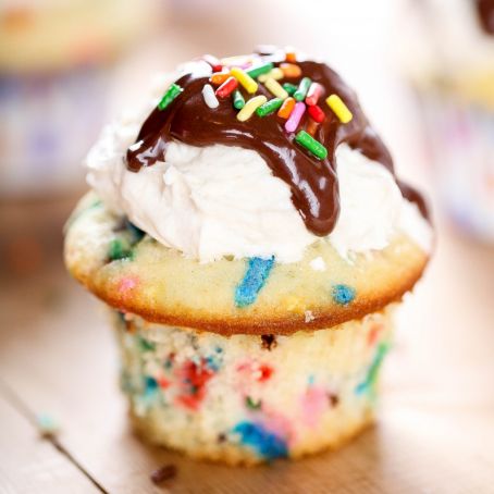 Ice Cream Sundae Cupcakes