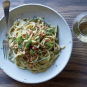 Spaghetti with Fresh Zucchini Pesto