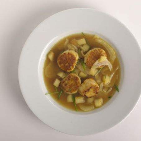 Seafood: Curry-Dusted Scallops with Fennel-Apple Broth